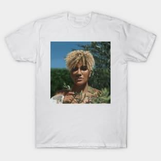 Emmy Raver-Lampman Portrait - Allison Hargreeves T-Shirt